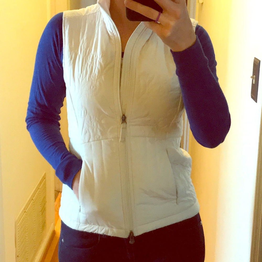 CUTE white vest!!